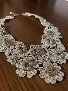 【美品】花モチーフ レースネックレス