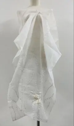 ホワイト刺繍ケープ・ショール