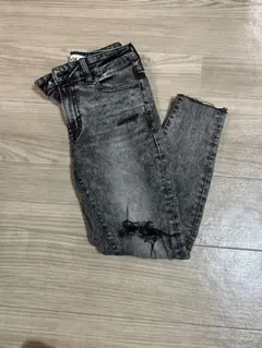 AZUL ダメージジーンズ