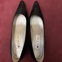 DIANA 黒 ポインテッドトゥ ハイヒール