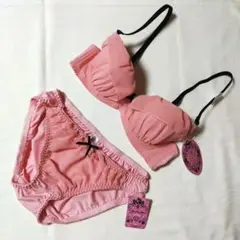 ピンク フリル付きブラジャーショーツセット　可愛い下着　B70
