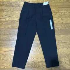 タックテーパードパンツ