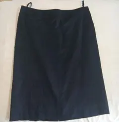 BURBERRY 黒いひざ丈スカート