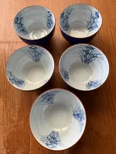 青い花模様の陶器製お猪口5個セット