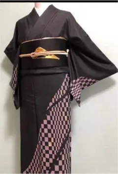 本場 大島紬 艶やかな黒　モダン市松 正絹