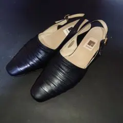 PISAZ バックストラップパンプス ブラックのサムネイル