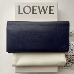 シ*ン様 LOEWE 長財布 ネイビー レザー　アナグラムのサムネイル