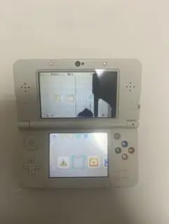 な*な様 New 3DS ホワイト 本体 ピーチ姫デザイン カバー付き