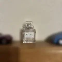 ミスディオール、ブルーミングブーケミニボトル5mm