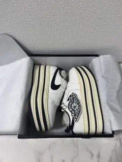 Nike エア ジョーダン 1 トリプル スタック ウィメンズシューズ 25.0のサムネイル