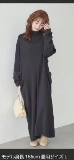 VネックWポケット ニットワンピース