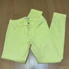 ユニクロ　ウルトラストレッチカラージーンズ　26(66cm)