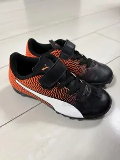 Puma トレーニングシューズ オレンジ/黒　17センチ