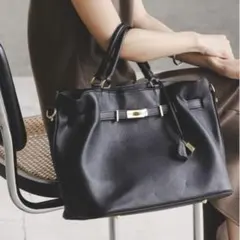 【美品】MILOS 金具付きショルダー　トートバッグ　2way 黒　レザーのサムネイル