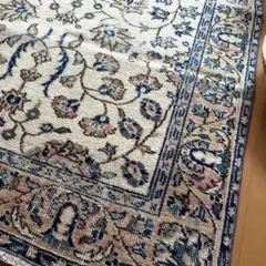 111×210 縁取りボタニカル柄　色むらあり　トルコヴィンテージラグ