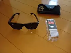 Ray-Ban Wayfarer ブラックサングラス ケース付き