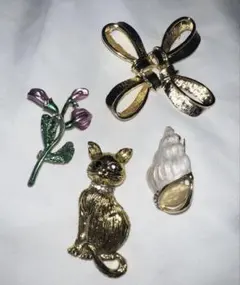 vintage like brooch set