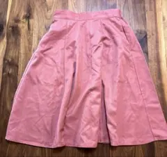 【中古】ピンク　膝下スカート