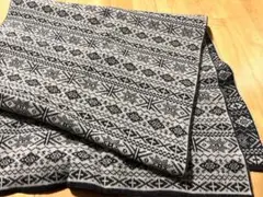 【お値下げ！】幾何学模様 ジャガード織 ウールストール