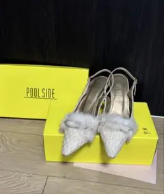 美品　POOL SIDE ゴールド系ファー付きハイヒールのサムネイル