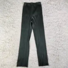極美品 PLEATS PLEASE パンツ グリーン ポリエステル100% L 極美品 PLEATS PLEASE パンツ グリーン ポリエステル100% L - メルカリ