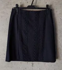(試着のみタグなし)定価2万円 紺色　刺繍　タイトスカート