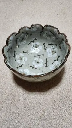 茶道具　白梅柄　三角穴透かし入り　菓子鉢　深鉢　茶道　直径約20cm