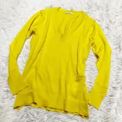 美品！GALERIE VIE 薄手ニット　Vネック　イエロー　ウール100%