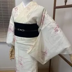未使用　夏着物 正絹 クリーム色 花柄 涼しげ　小紋　ポリエステル　化繊　絽のサムネイル