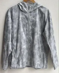 UNIQLO ポケッタブルパーカー