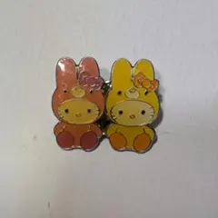 【当時物】サンリオ　1997年製　ハローキティ キャシー　ピンバッジ　激レア‼️ レア品 サンリオ 1997年製 キャシー ピンバッジ レトロ品 - メルカリ