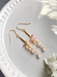 14kgf ストロベリークォーツとピンクトルマリン、オパールのデザインピアス