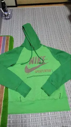 NIKE スポーツウェア パーカー グリーン 完売モデル