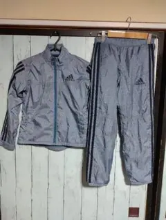 adidas ウィンドブレーカー