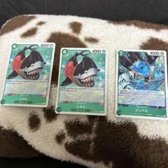 ワンピースカード　メガロ　R ２枚　ジンベエ　R １枚