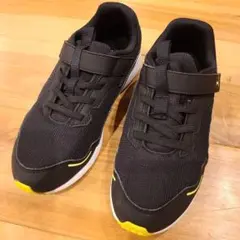 プーマ スニーカー