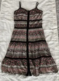 INGRID キャミワンピース Ｍ　黒とピンクの花柄 ペチコート付き