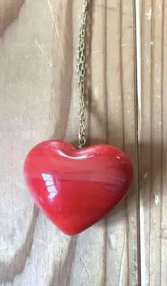 【YOICHI NY】赤いハート型ネックレス