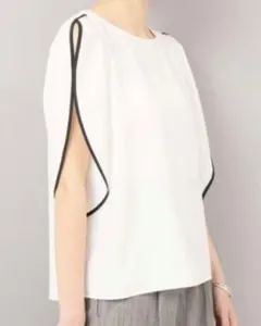 noble ノーブル　ラッフルスリーブ バイカラー ブラウスのサムネイル