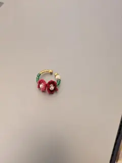 ☆彡レア☆彡ハンドメイド 刺繍　花モチーフ イヤーカフ