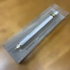 Item thumbnail for item 7391b8b8-ce1e-44a7-83d3-d178bc42a5e0