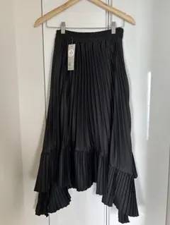 ブラック プリーツスカート アシンメトリー