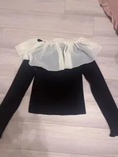 オフショルダー フリル 長袖トップス