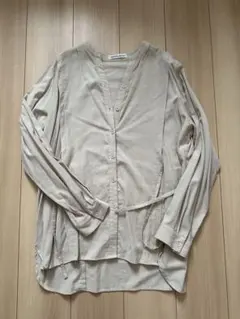 Alphabet's alphabet ベージュボタンアップシャツ