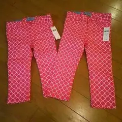 新品未使用品 babyGAPの個性的なピンクのパンツ