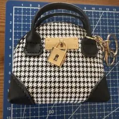 ハウンドトゥース柄キーホルダー