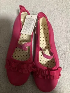 新品タグ付き　フリル付きピンクバレエシューズ 21サイズ　上履き　軽量