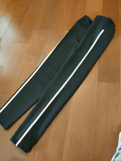 ユニクロ　UVタイツ　黒 スパッツ 140　ダンス　レギンス　エアリズム