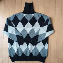 ハイネックニットセーター