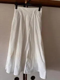 ユニクロ　Sサイズ　ホワイト フレアロングスカート　裏地あり　キレイ目